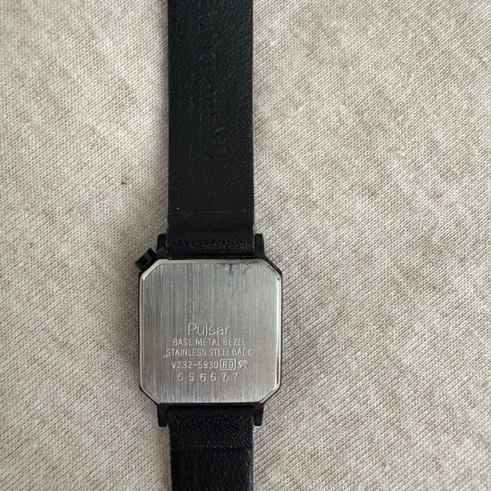 Vintage Pulsar Black and Gold Square Watch - Picture 4 of 5
